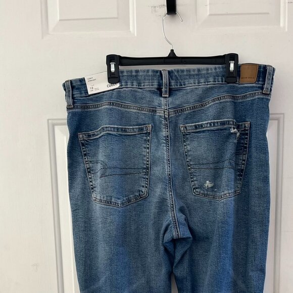 American Eagle Woman's Plus-Size Curvy Straight Destressed Stretch Jeans Sz 18 - Picture 4 of 11